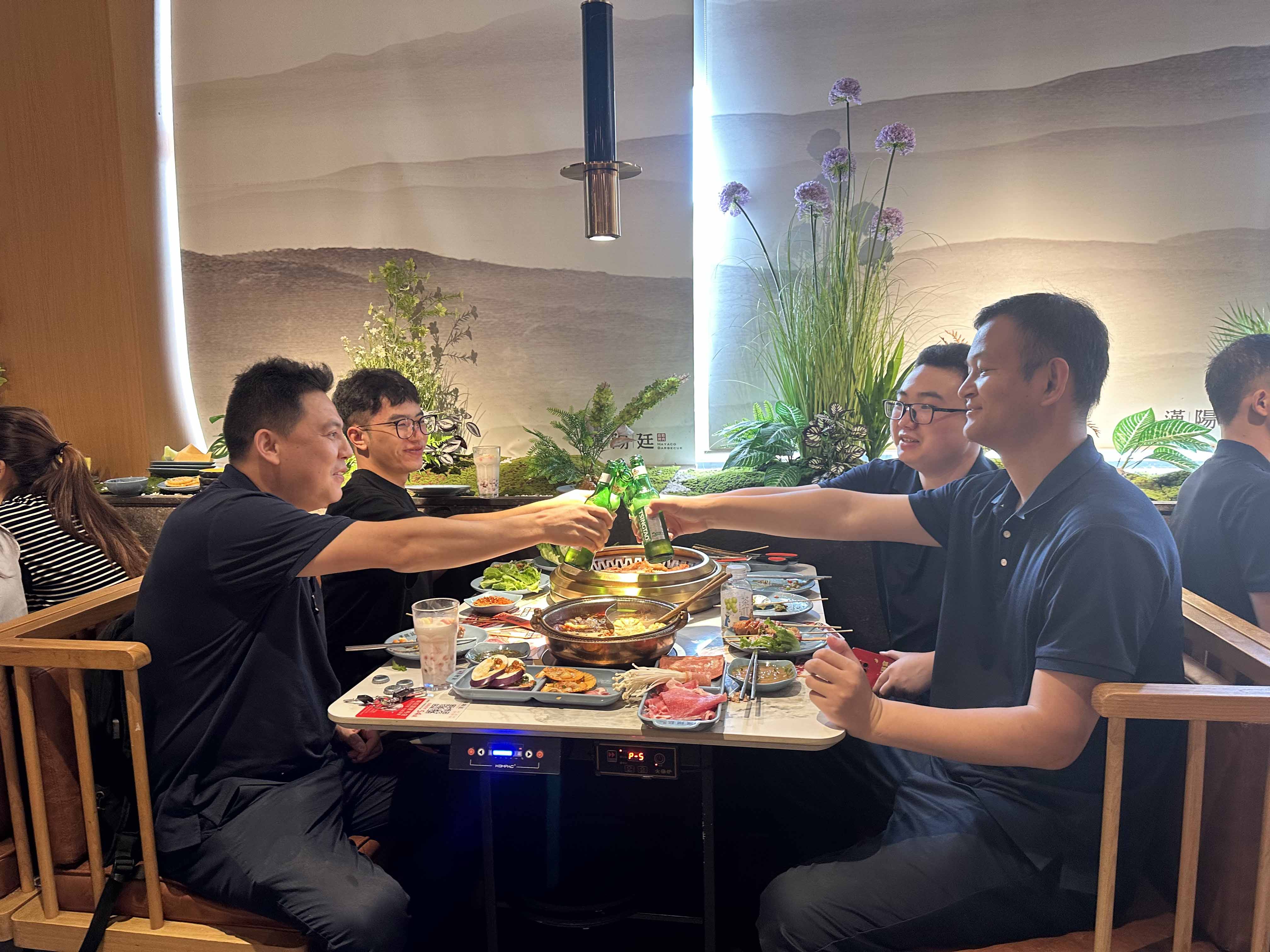 久信達科技公司員工齊聚光明區蠄蜍石,開啟活力爬山之旅暨團建活動(圖5)